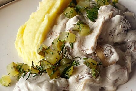 Строганов с томленой телятиной