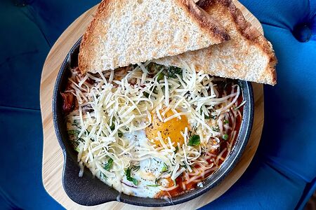 Шакшука с колбасками