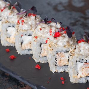 Ролл Вулкан с крабом