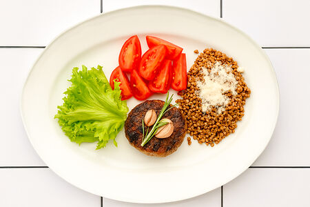 Рубленый стейк по-деревенски