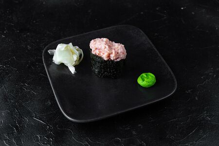 Острые суси с тунцом