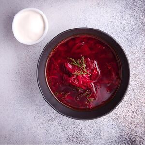 Борщ с салом и бородинским хлебом