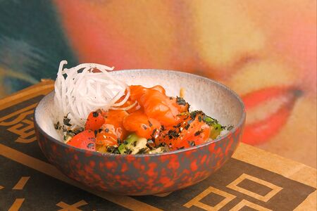 Поке с лососем