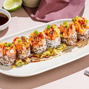 Ролл с лососем и крабом 