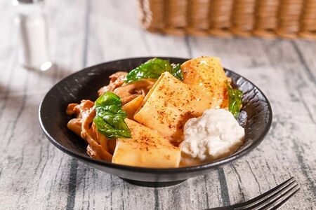 Паккери с томленой свининой