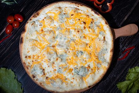 Пицца 4 сыра