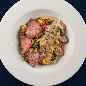 Тальятелле с ростбифом и трюфельным соусом 