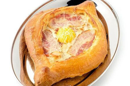 Хачапури Карбонара