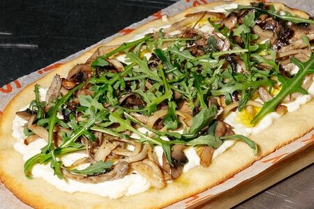 Кето-пицца Три сыра с грибами