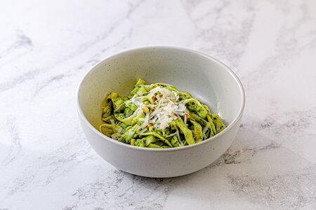 Паста в соусе песто