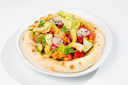 Лепешка с овощами соусом песто