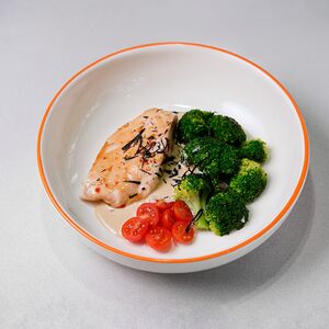 Куриная грудка с соусом умами 