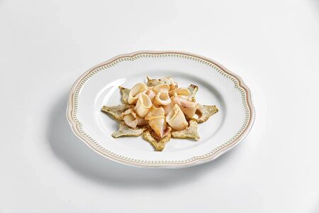 Кальмар с жареными артишоками
