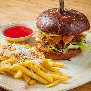 Староместный бургер с рваной свининой