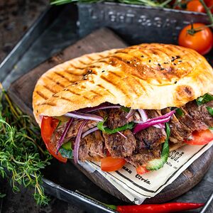 Донер в лепешке с говядиной