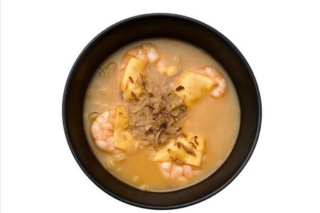 Сырный рамен с креветками