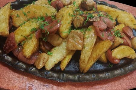 Картофель со свининой в соусе BBQ