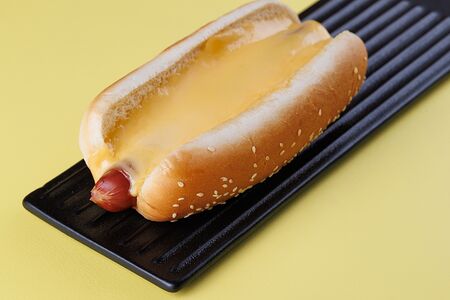 Датский хот-дог с сыром