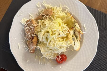 Цезарь с курицей