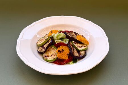 Гриль-салат из овощей с лимонным дрессингом 