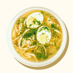 Куриный бульон с яйцом