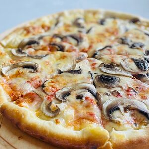 Пицца с грибами
