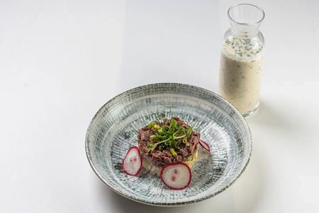 Окрошка на кефире с ростбифом