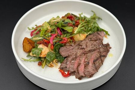 Стейк салат с артишоками и картофелем