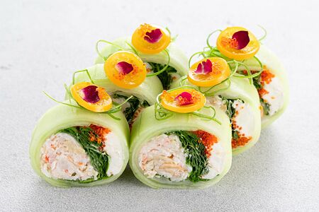 Фреш ролл с камчатским крабом (6 шт)