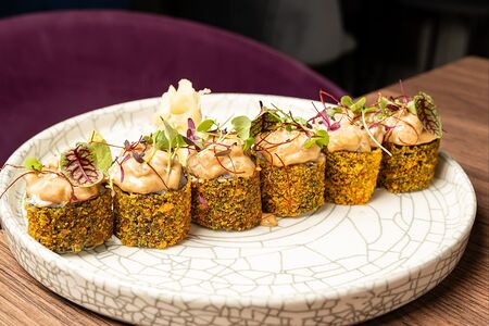 Ролл горячий тартар гребешок