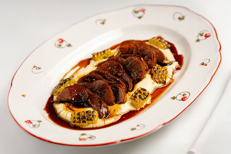 Язычки ягненка с полентой и кукурузой