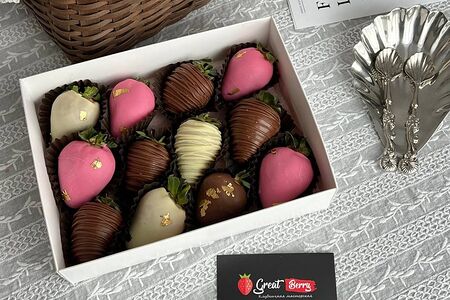 Клубника в шоколаде набор 12 ягод