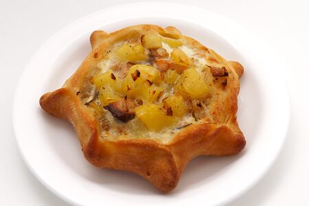 Шанежка с картофелем и рыбой