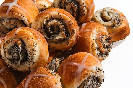 Рулетики с маком 16 шт.