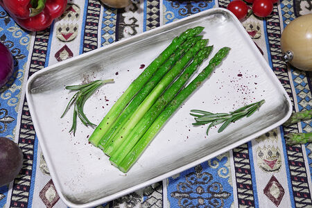 Спаржа на пару