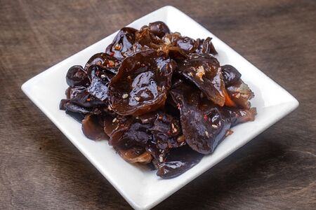 Салат из древесных грибов