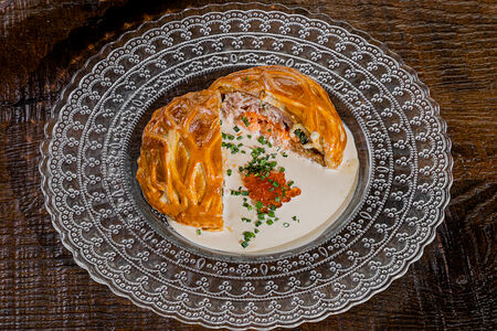 Кулебяка с мурманской форелью и волжским судаком 