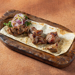 Шашлык из телятины на мангале