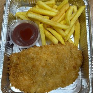 Шницель куриный с картофелем фри