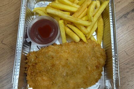 Шницель куриный с картофелем фри