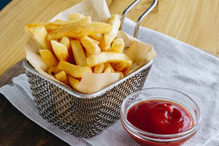 Картофель фри c кетчупом