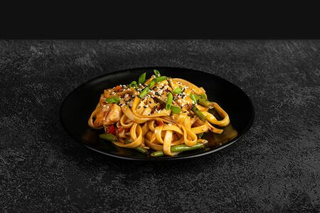 Wok со свининой