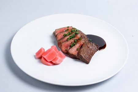 Стейк с азиатским соусом демиглас