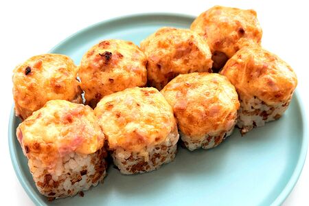 Запеченный ролл с беконом