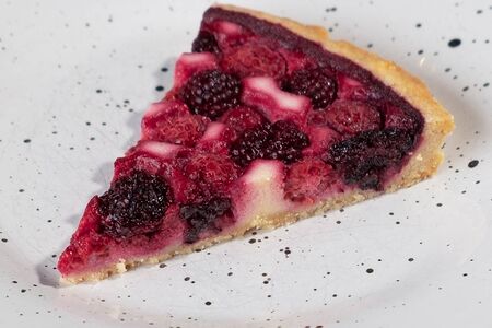 Тарт Малина-ежевика