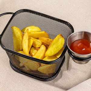 Картофель по-деревенски с кетчупом