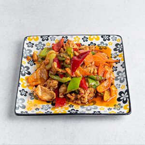 Судак в кляре с овощами