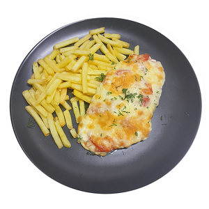 Мясо, запеченное с картофелем фри