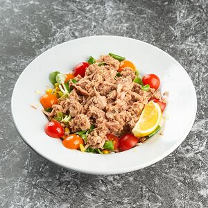 Салат с тунцом