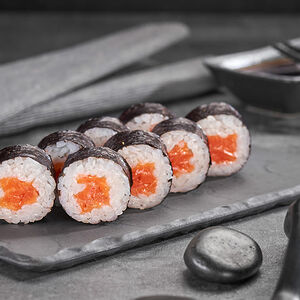 Мини ролл с лососем